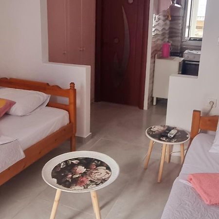 Angel Studio Apartment สเกียธอสทาวน์ ภายนอก รูปภาพ