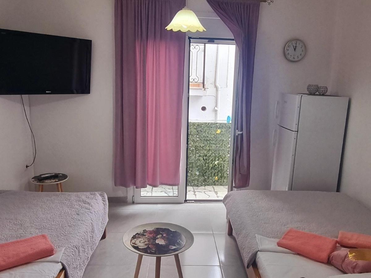 Angel Studio Apartment สเกียธอสทาวน์ ภายนอก รูปภาพ